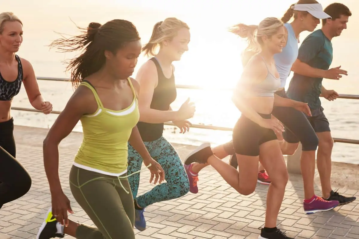Virtual Group Run Clubs - Social Running Experience and Community Features